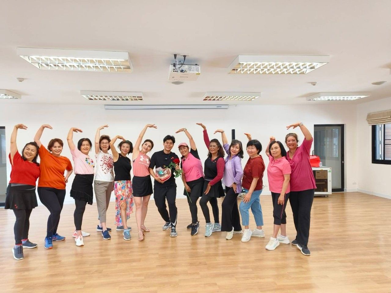 DynaDance therapy session with elderly participants